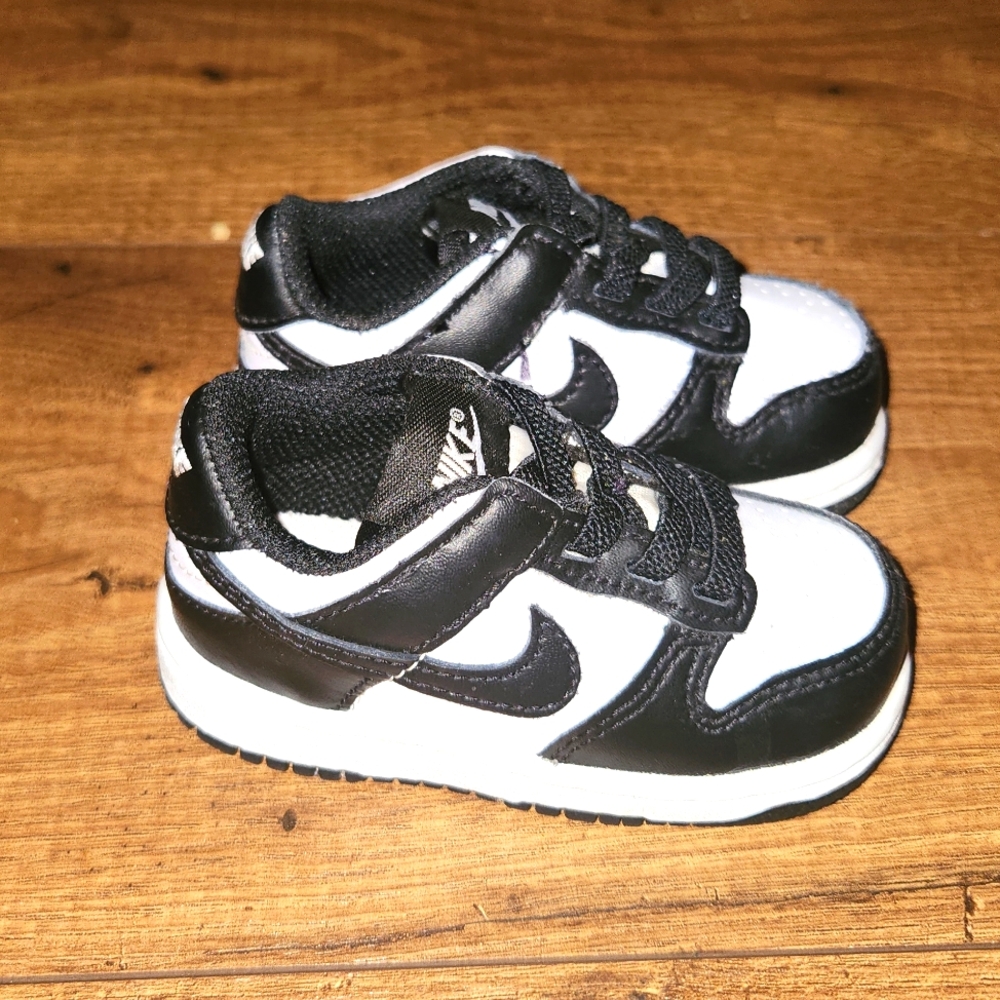 Nike Dunk low Panda black and white size 4c
